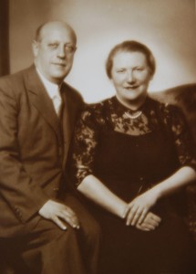 Photo 4 Arnost and Olga Holzer circa 1941 Prague 079